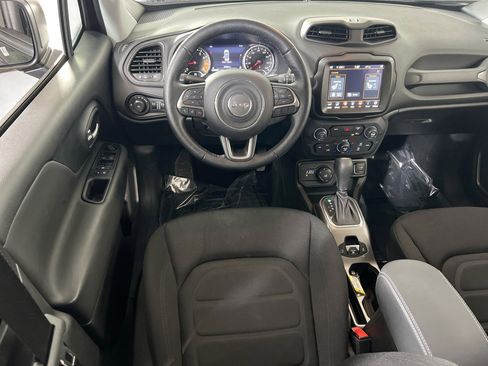 Used 2022 Jeep Renegade Latitude w/ Convenience Group AWD/4WD image 22