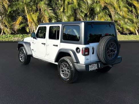 Used 2024 Jeep Wrangler Unlimited Sport AWD/4WD image 7