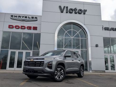 Used 2025 Chevrolet Equinox LT w/ Safety and Technology Package FWD image 1