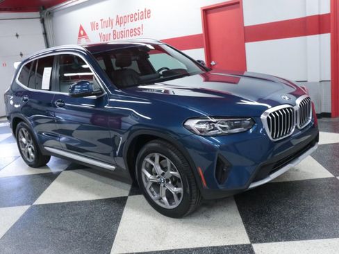 Used 2022 BMW X3 xDrive30i w/ Premium Package image 3