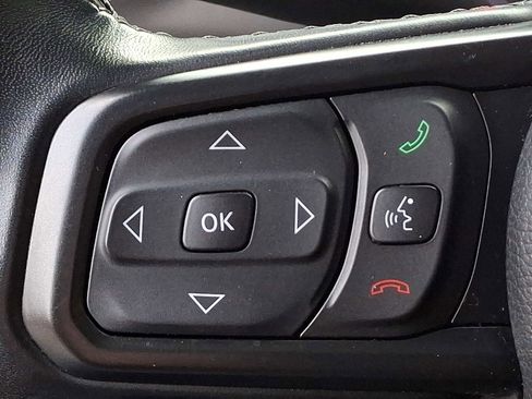 Used 2021 Jeep Gladiator Sport image 21