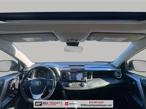Used 2016 Toyota RAV4 Limited image 10