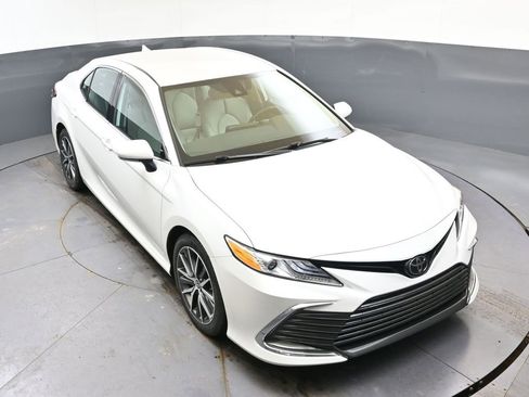 Used 2023 Toyota Camry XLE image 36