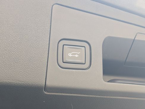 Used 2020 Cadillac XT5 Luxury FWD image 19