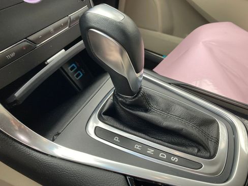 Used 2017 Ford Edge Titanium w/ Technology Package image 28