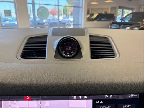 Used 2021 Porsche Cayenne E-Hybrid AWD/4WD image 29