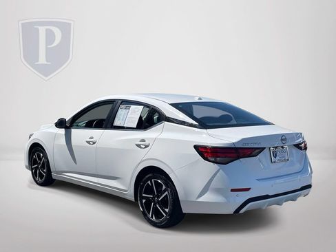 Used 2024 Nissan Sentra SV FWD image 6