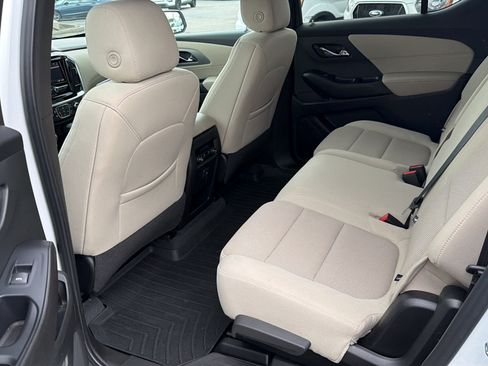 Used 2022 Chevrolet Traverse LS AWD/4WD image 13