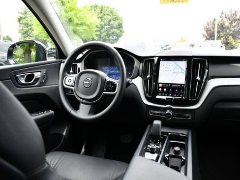 Certified 2025 Volvo XC60 B5 Plus AWD/4WD image 17