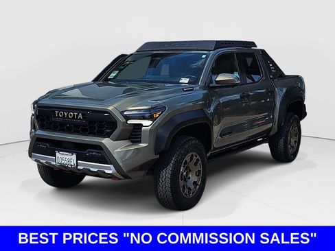 Used 2025 Toyota Tacoma 4x4 Double Cab Hybrid image 7