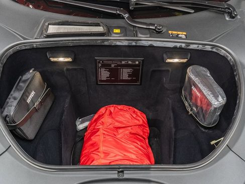 Used 2022 Ferrari F8 Tributo image 38