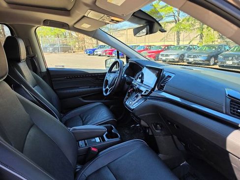 Used 2024 Honda Odyssey Elite image 11
