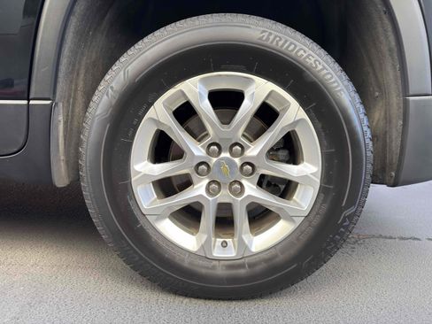 Used 2019 Chevrolet Traverse LT image 17