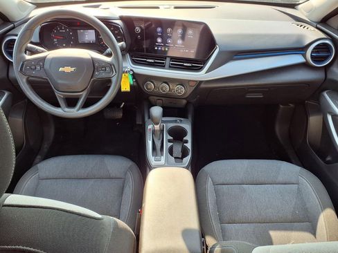 Used 2024 Chevrolet Trax LS w/ LS Convenience Package FWD image 13