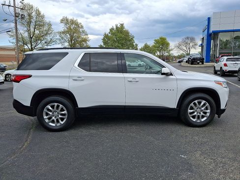 Certified 2020 Chevrolet Traverse LT w/ Driver Confidence II Package AWD/4WD image 8