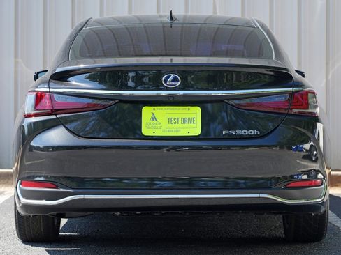 Used 2021 Lexus ES 300h w/ Accessory Package 2 FWD image 10
