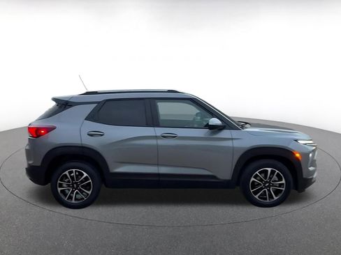 Used 2025 Chevrolet TrailBlazer LT image 16