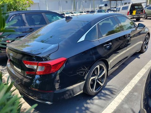 Used 2018 Honda Accord Sport image 3