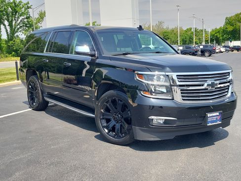 Used 2017 Chevrolet Suburban Premier AWD/4WD image 2