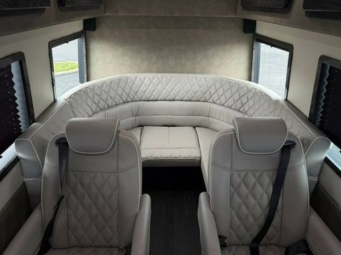 Used 2020 Mercedes-Benz Sprinter 2500 image 15