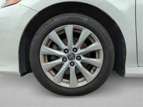 Used 2020 Toyota Camry LE FWD image 13