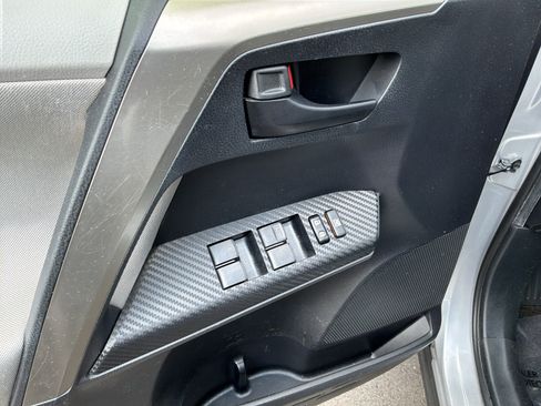 Used 2013 Toyota RAV4 XLE FWD image 15