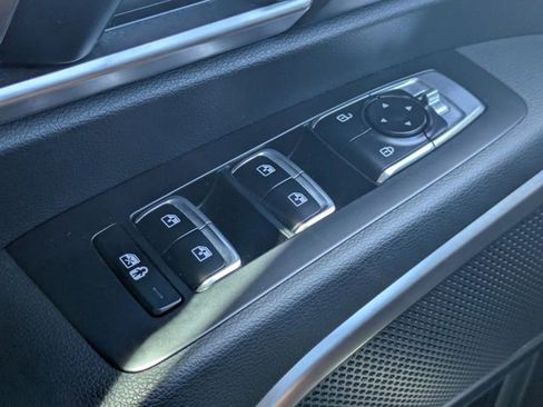 Used 2025 Kia Telluride S FWD image 30