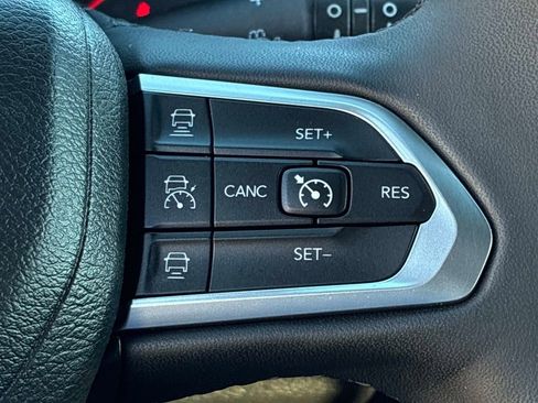 Used 2023 Jeep Compass Limited AWD/4WD image 23