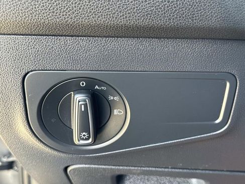 Used 2023 Volkswagen Tiguan SE R-Line image 17