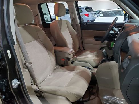 Used 2014 Jeep Patriot Latitude image 13