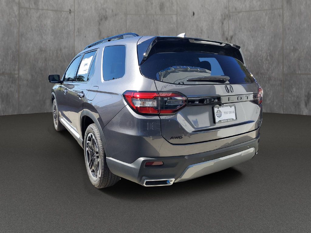 New 2026 Honda Pilot Touring image 4