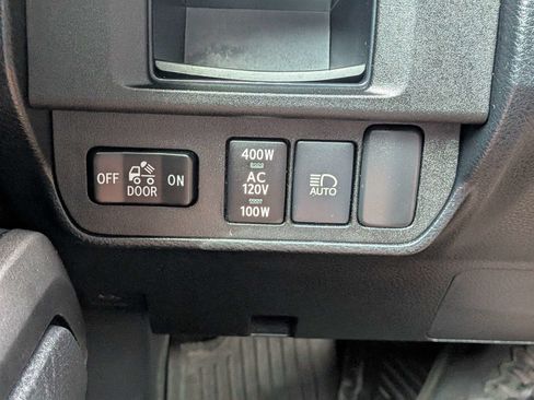 Used 2019 Toyota Tacoma TRD Off-Road AWD/4WD image 25