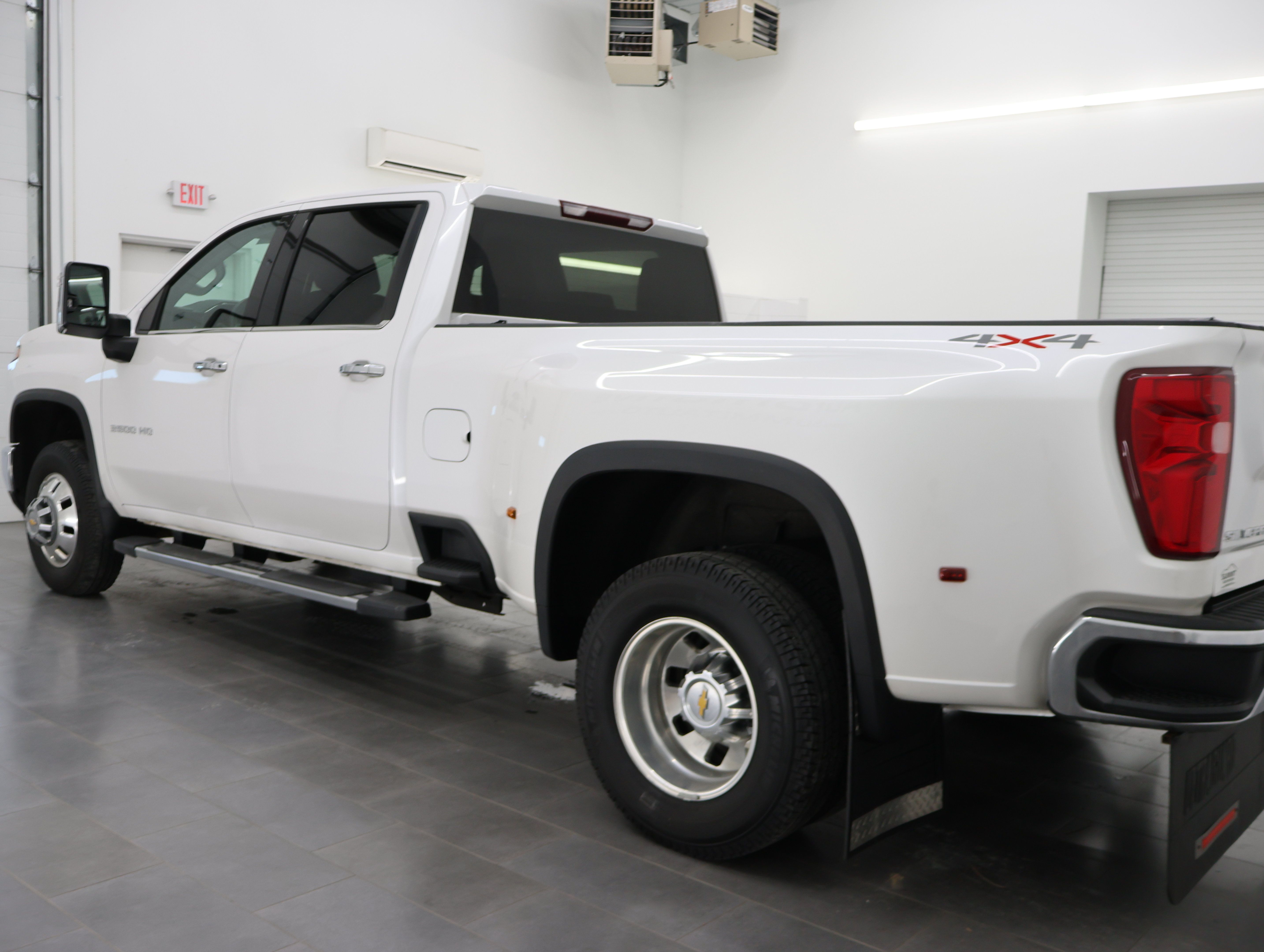 Used 2024 Chevrolet Silverado 3500 LTZ w/ LTZ Convenience Package AWD/4WD image 6