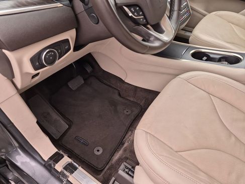 Used 2017 Lincoln MKC Reserve image 20