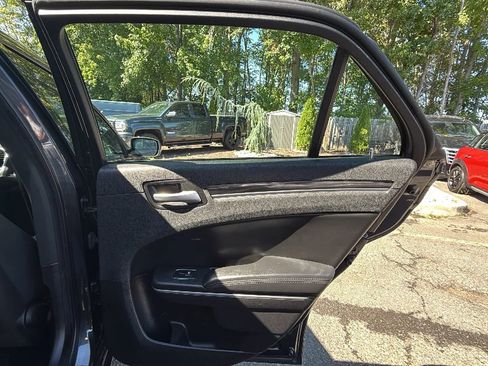 Used 2019 Chrysler 300 Touring w/ Sport Appearance Package image 21