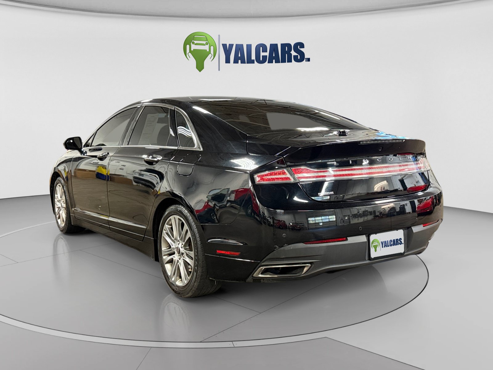 Used 2016 Lincoln MKZ AWD image 3