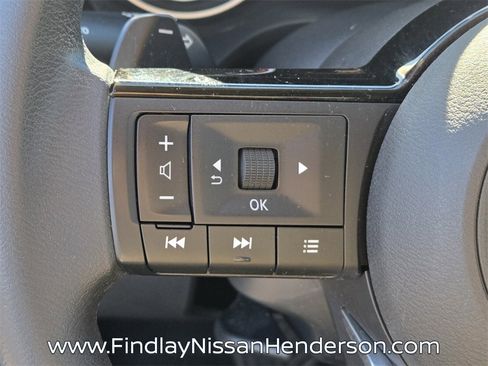 Used 2023 Nissan Rogue SV image 29