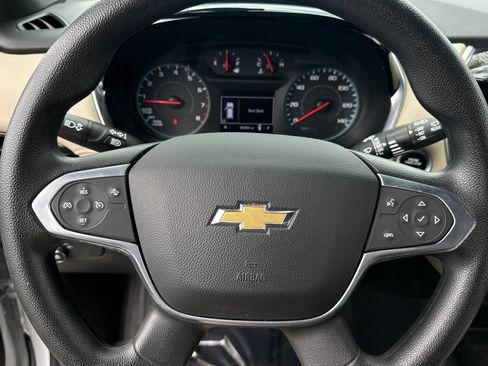 Used 2022 Chevrolet Traverse LS FWD image 31