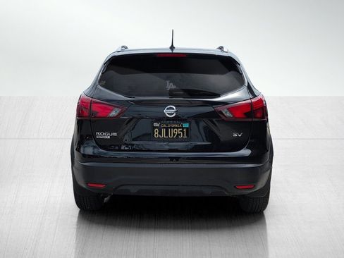 Used 2018 Nissan Rogue Sport SV w/ SV Technology Package FWD image 6