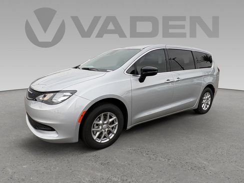 New 2026 Chrysler Voyager LX image 25