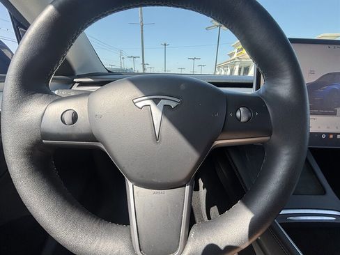 Used 2022 Tesla Model Y Long Range AWD/4WD image 20