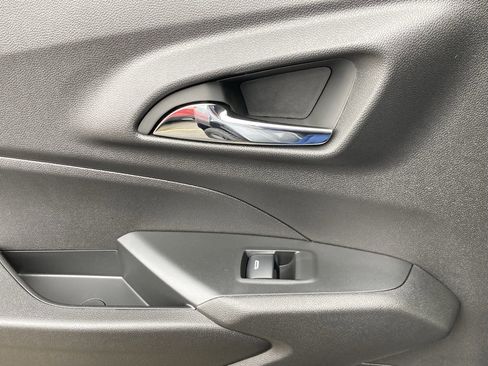 New 2026 Chevrolet Trax ACTIV w/ Sunroof Package image 23