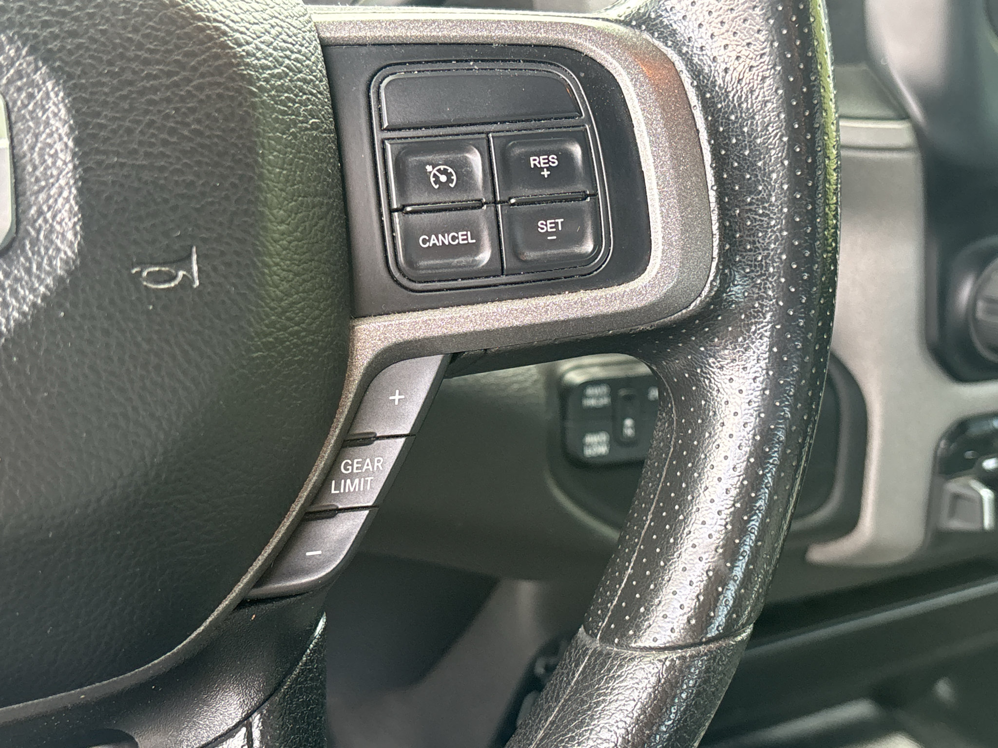 Used 2022 RAM 2500 Tradesman w/ Chrome Appearance Group AWD/4WD image 16