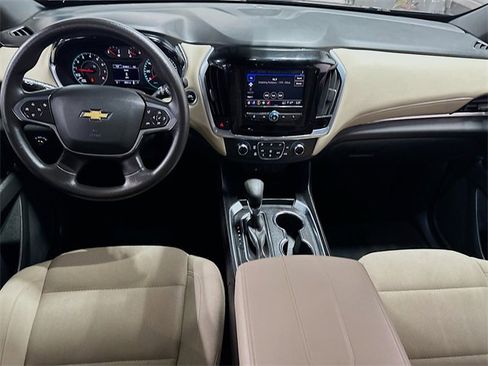 Used 2022 Chevrolet Traverse LS image 25