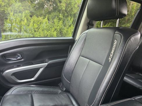 Used 2017 Nissan Titan PRO-4X w/ Pro-4x Convenience Package image 16