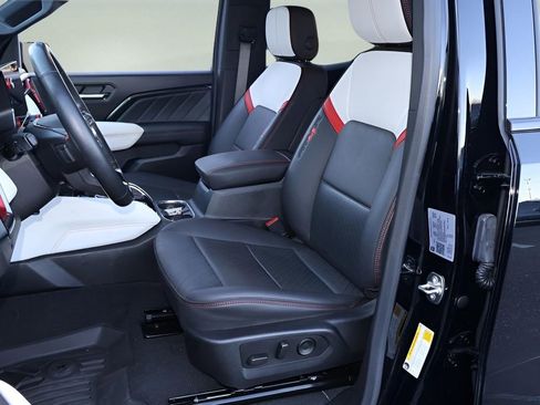 Used 2024 GMC Canyon AT4X image 9