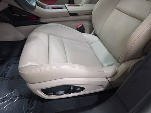 Used 2022 Porsche Taycan Base image 28