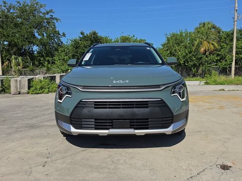 New 2026 Kia Niro EX FWD image 3