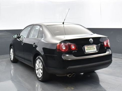 Used 2010 Volkswagen Jetta Limited Edition FWD image 6