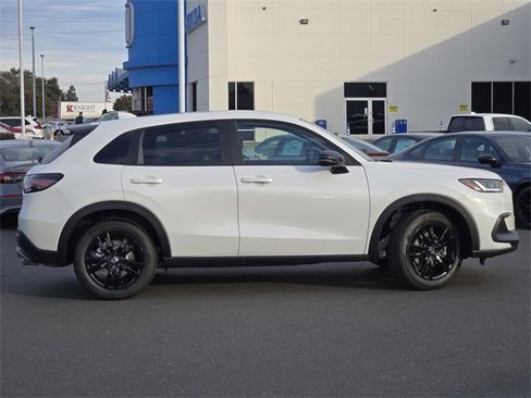 New 2026 Honda HR-V Sport image 4